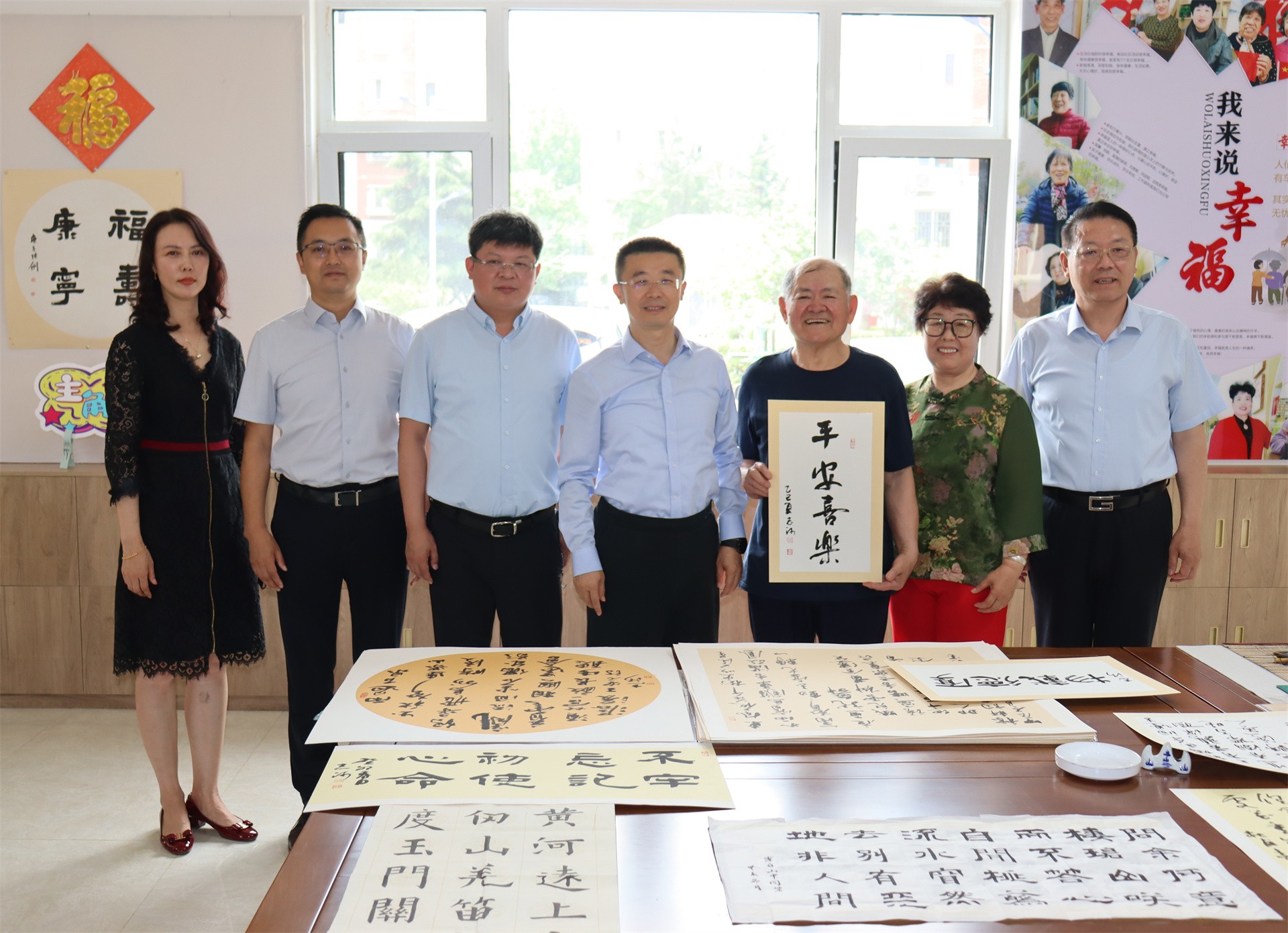 城阳区委书记吕鹏莅临城阳村社区调研指导工作