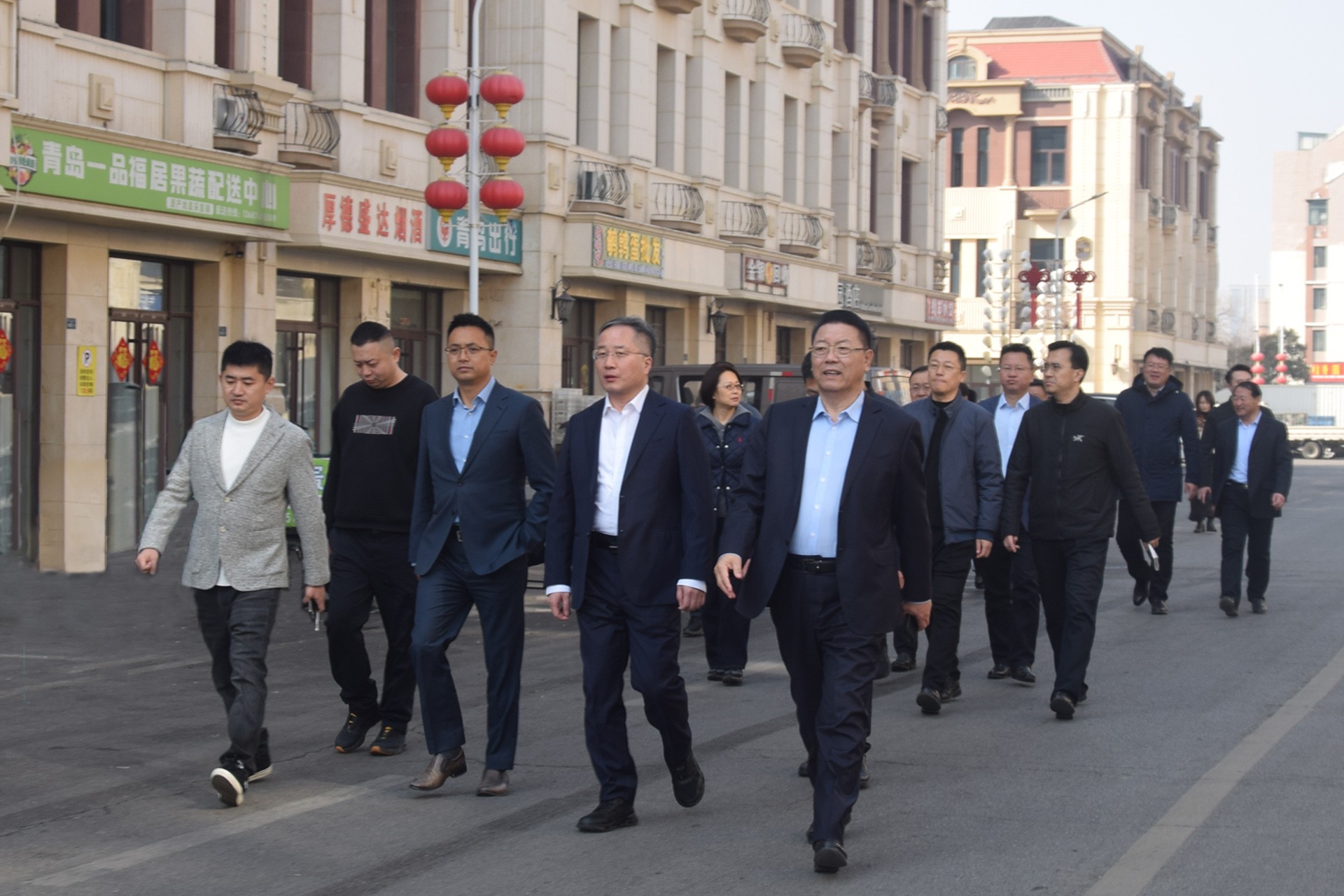 城阳区委副书记、区政府区长殷连刚莅临城阳批发市场调研督导生产经营、安全生产等相关工作